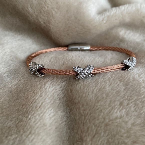 Jewelry - Designer bracelet, rose gold color with cubics